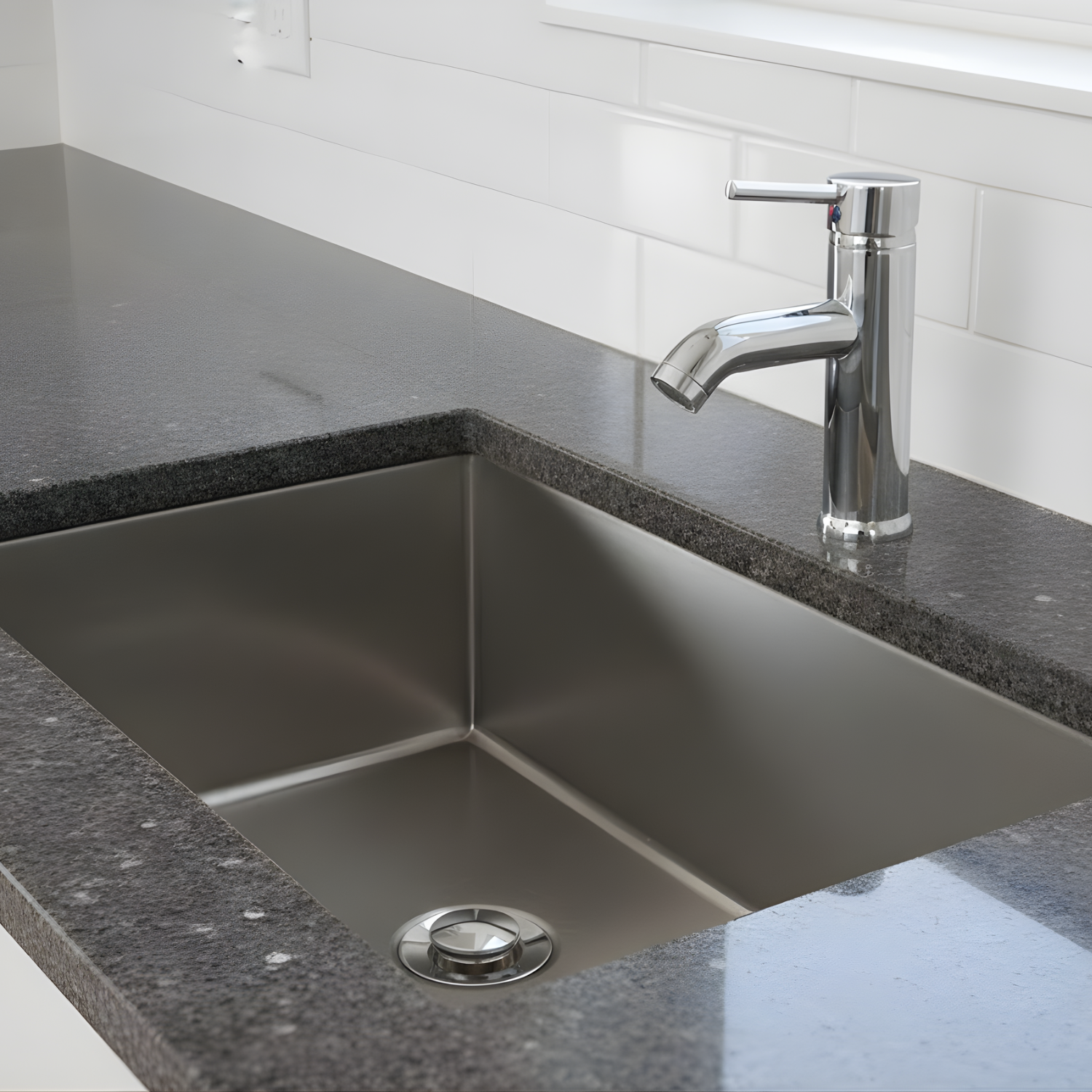 Single Hole Vanity Faucet with Deckplate and Pop-Up Drain-NK